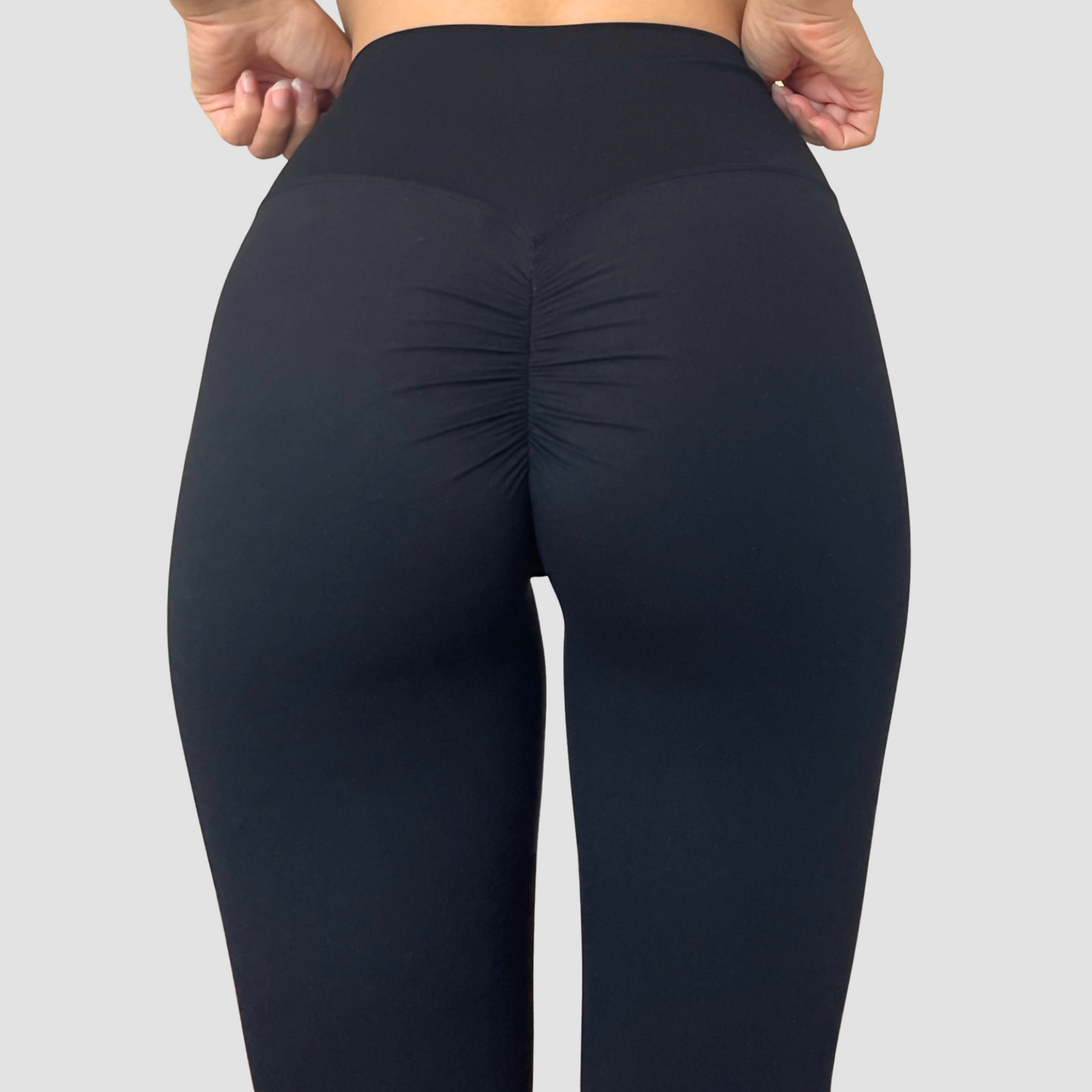 Ensemble brassière legging noir dos froncé zoom fesses