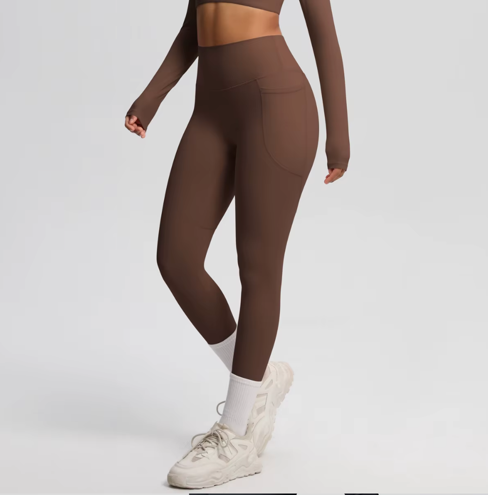 Legging Leïla marron – poche latérale discrète et coupe sculptante - vue de dos