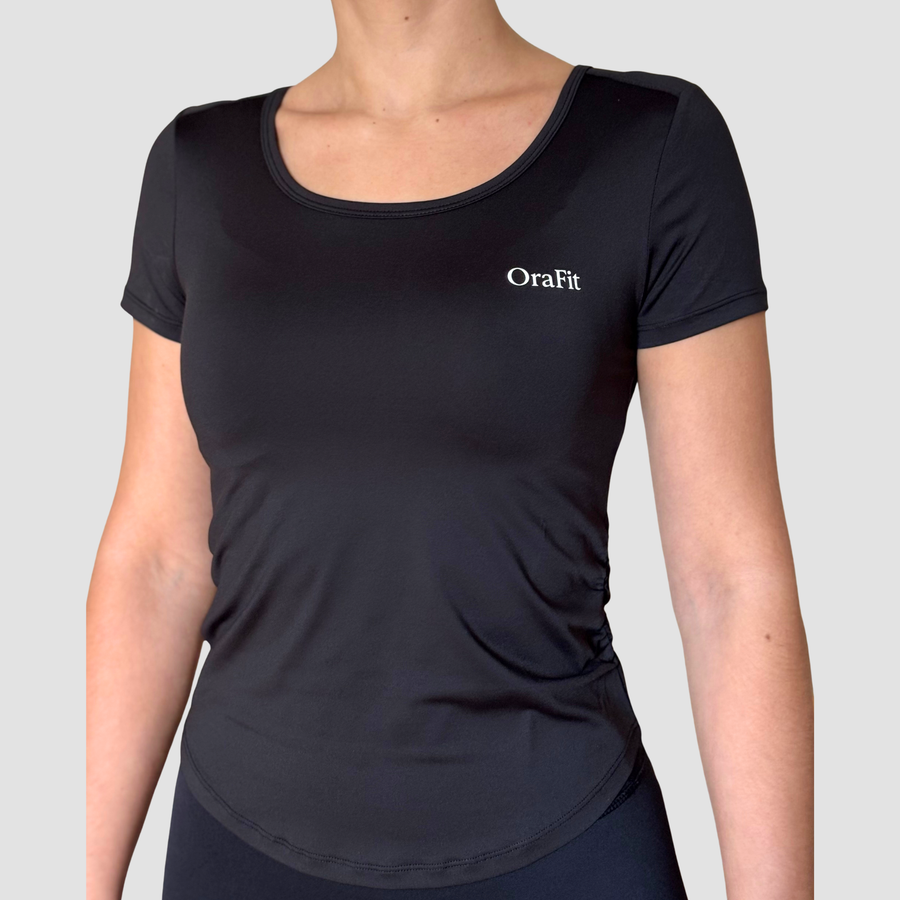 Caroline – T-shirt respirant OraFit, coloris noir vue de dos