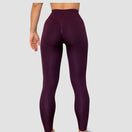 Maéva – legging gainant à scrunch OraFit, coloris prune vue de dos