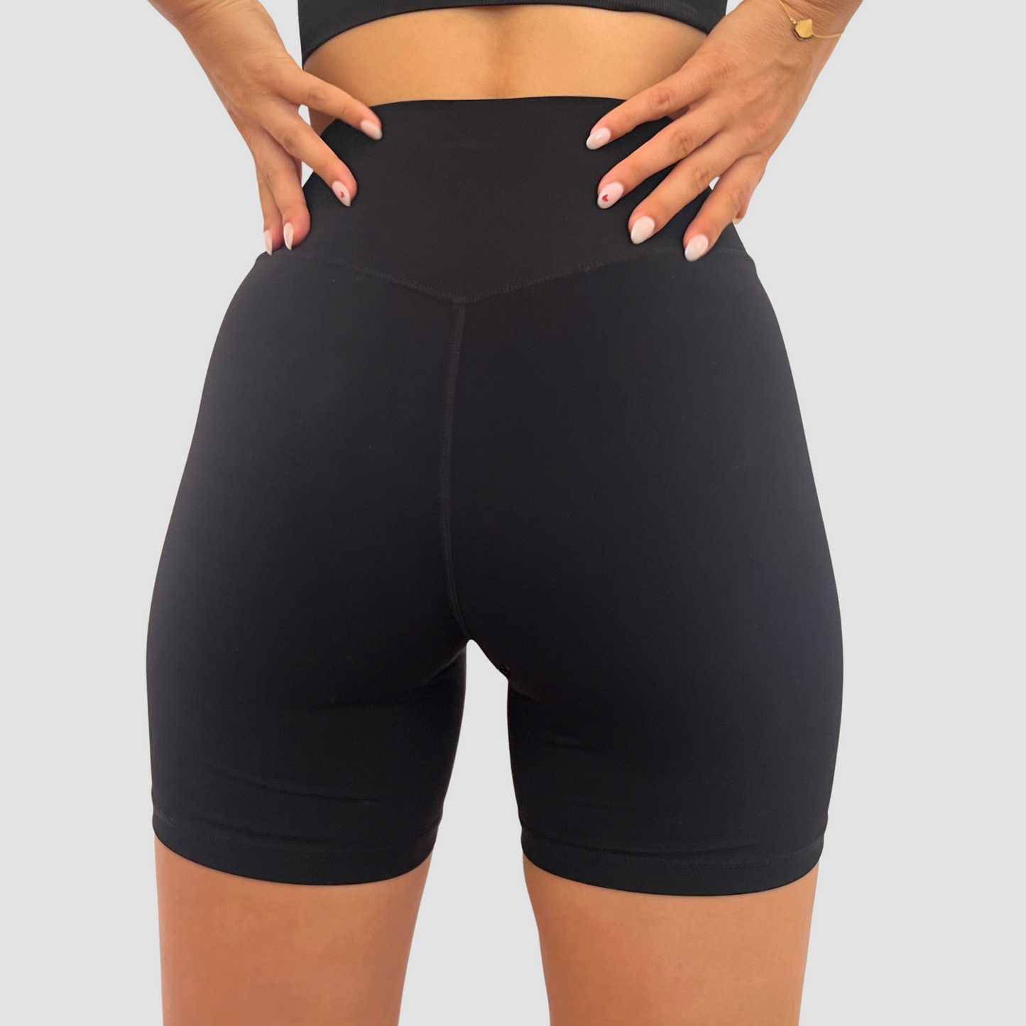 Short seconde peau mi-cuisse noir ceinture large - dos