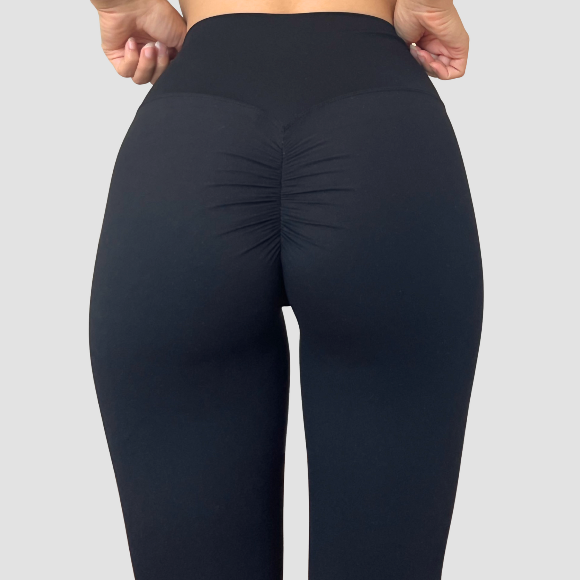 Ensemble brassière legging noir dos froncé zoom fesses