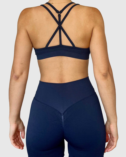 Julia – short gainant à scrunch OraFit, coloris bleu marine détail dos [partagée avec Julia - Brassière bretelles croisées]