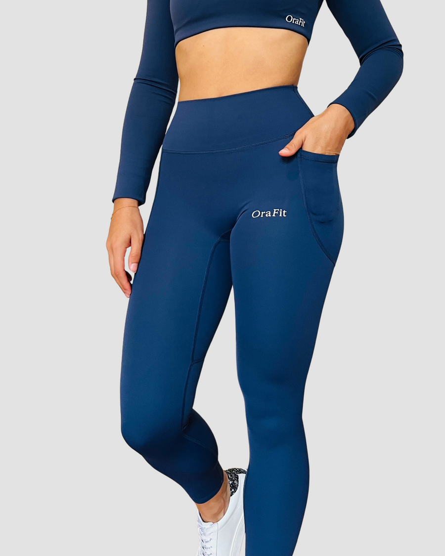 Leïla – legging seconde peau avec poches OraFit, coloris bleu marine vue de face