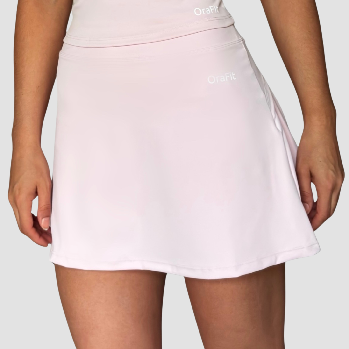 Serena – jupe-short plissée avec poche OraFit, vue de face