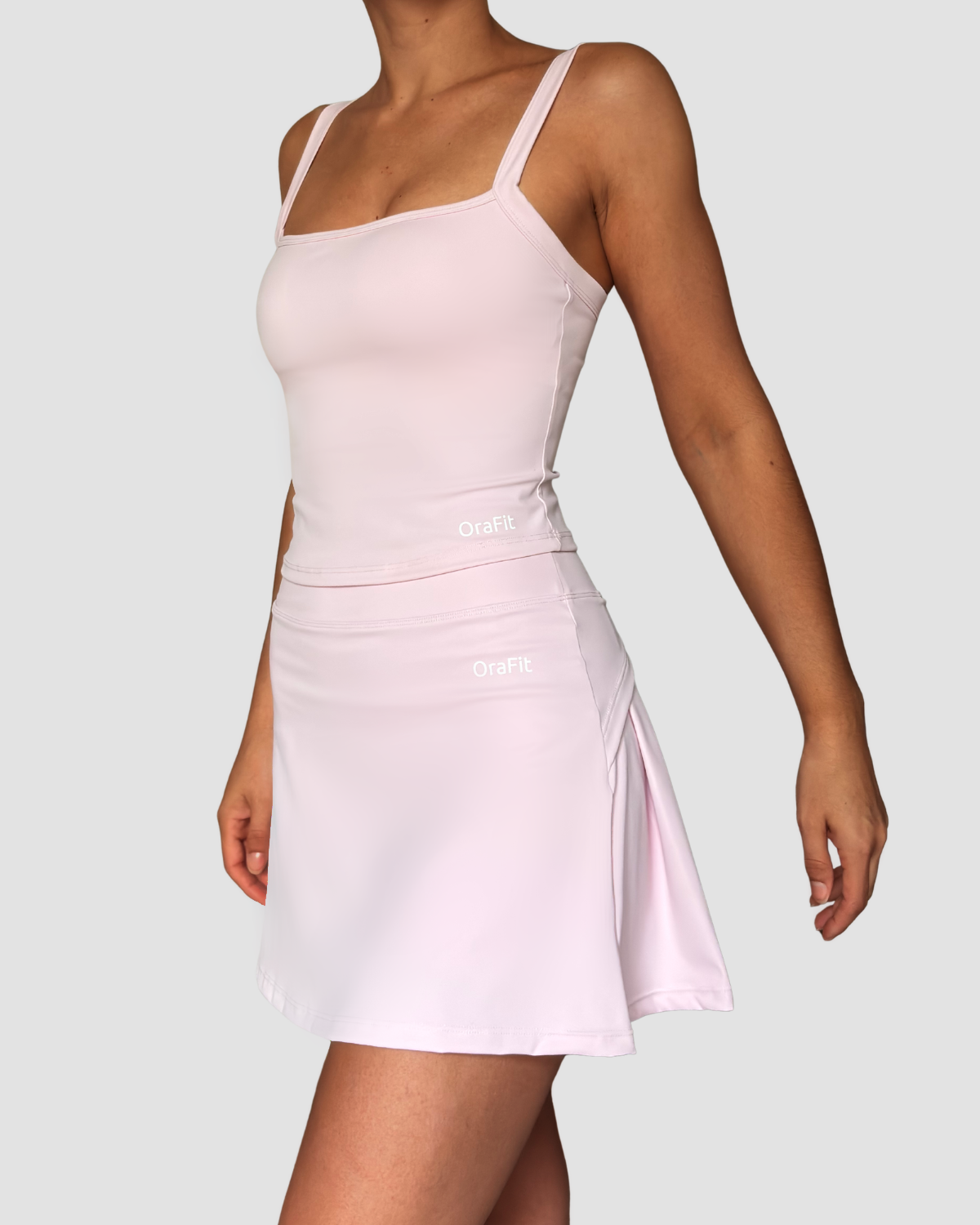 Serena – débardeur décolleté carré OraFit, détail encolure