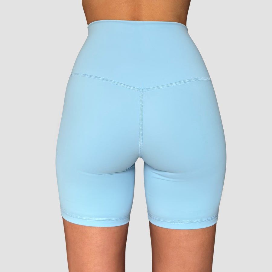 Cassie – short gainant taille haute OraFit, détail ceinture