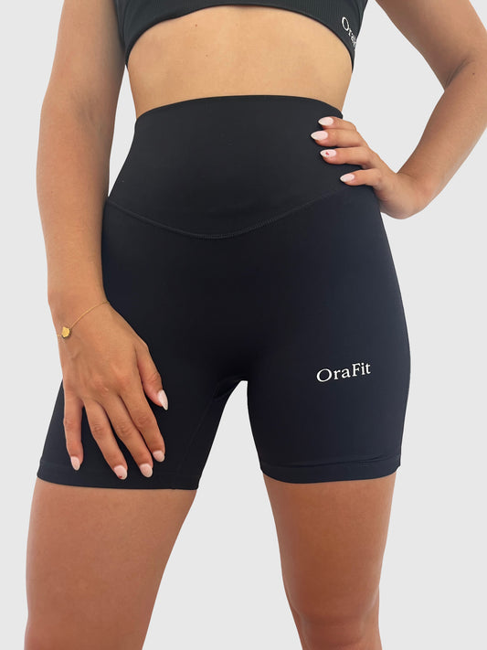 Short Laetitia noir de face femme