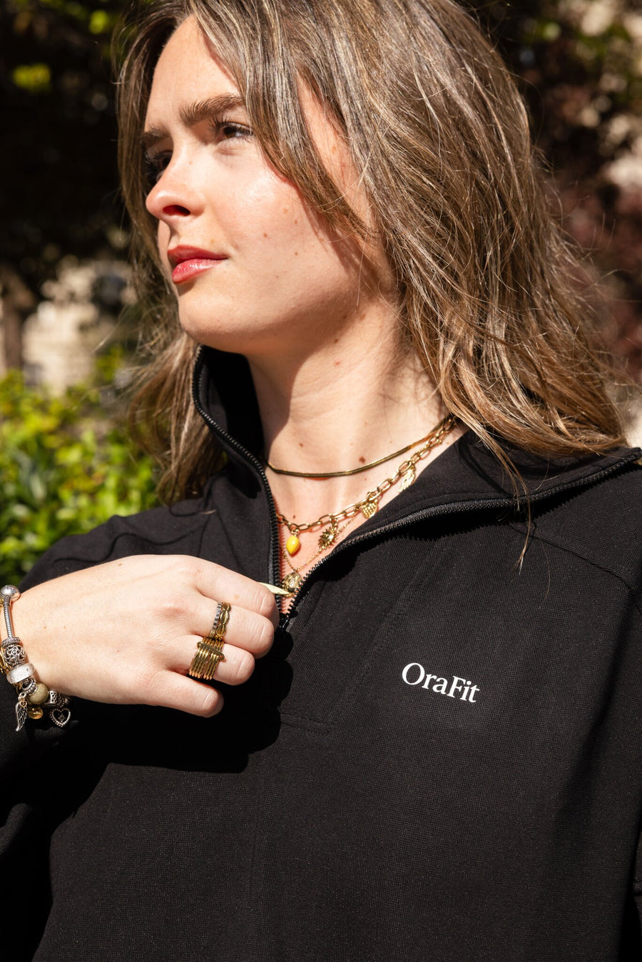 Sweat Kara oversize zippé noir – vue en situation